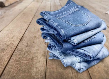 come evitare lo scolorimento dei jeans