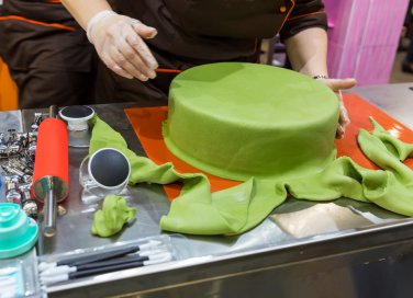come ricoprire torta con pasta di zucchero, come coprire torta con pasta di zucchero