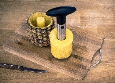 taglia ananas, come si usa, pulizia frutto