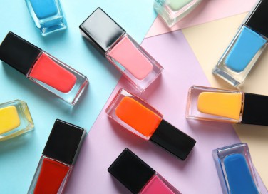 tendenze nail art, colori, estate 2019