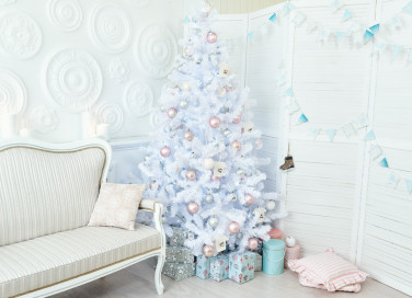 come decorare albero natale bianco, come decorare albero natale, decorazioni albero natale bianco