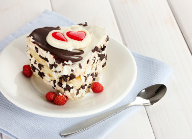 torte a forma di cuore decorate con il cioccolato, torte decorate con il cioccolato, torte a forma di cuore decorate