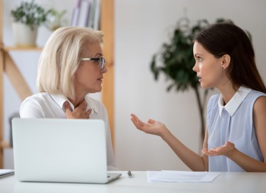 collega insistente lavoro, collega insistente