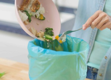 Quanto cibo sprechiamo in Italia