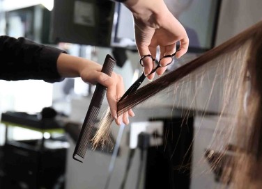Sognare che ti tagliano i capelli