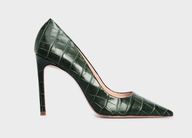 scarpe di pelle macchiate dall'acqua