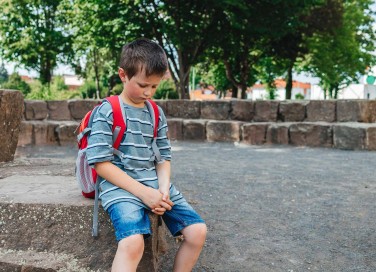 bambino non va a scuola