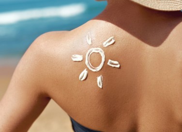 perché mettere la crema solare, come funziona la crema solare