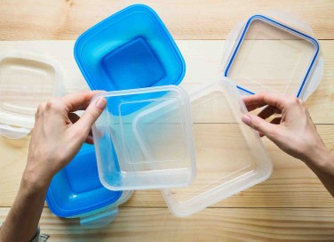 plastica ingiallita