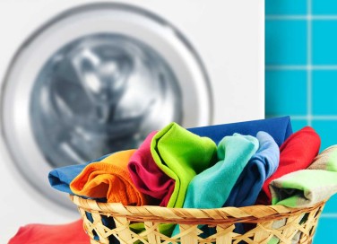 Come proteggere i capi dallo scolorimento in lavatrice