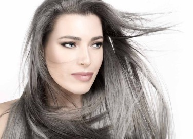 capelli dai riflessi metallici 