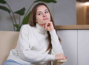 adolescente che non aiuta in casa