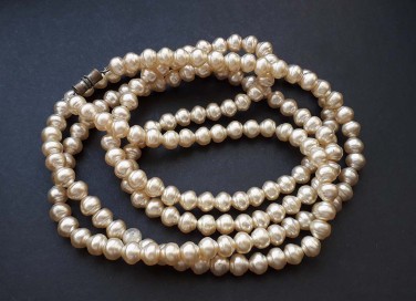 collana lunga di perle