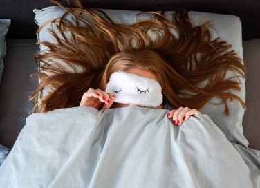 dormire con i capelli lunghissimi