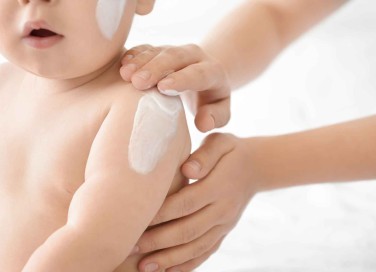 Idratare la pelle dei bambini