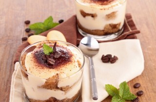 coppette-tiramisu-panna-dessert