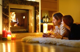 camino sicurezza calore marmo legno casa