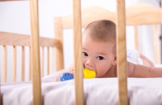 bambino letto culla lettino bebè neonato mamma bambino letto culla lettino bebè neonato mamma