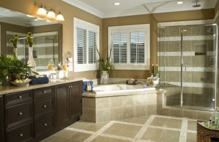 bagno stanza interno arredo casa vasca acqua doccia gusto praticità oriente spazio pulizia candele profumo