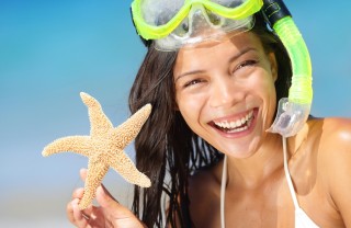 seno decollete donna getto acqua fredda cadente tonico rifatto masaggiare femminilità 