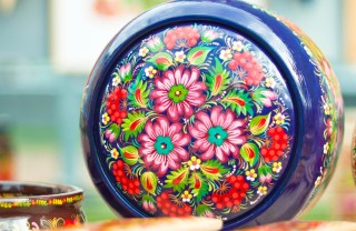 pavimento ceramica oggetti porcellana servizi piatti