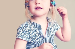 bambina fiocchi acconciatura capelli bambina fiocchi acconciatura capelli