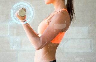 spalle braccia esercizi gym