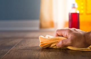 Pavimento: per pulirlo basta poco! pavimento lucidare pulire detersivo igienizzare casa ambiente acqua secchio