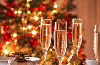 natale festa pranzo preparazione tavola serenità addobbi