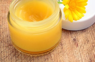 calendula erba madicina salute
