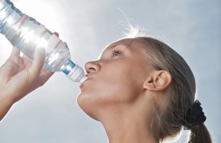 bere, acqua, sete, sorgente, bocca, abbeverarsi, dissetarsi, ingurgitare, assetato sogno