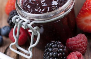 marmellata frutta frutti di bosco 
