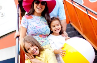 figli vacanze viaggio montagna lago campagna mare benefici mamme donne donna