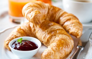 prima colazione pasto inizio giornata latte cereali biscotti caffè