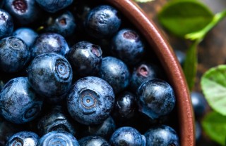 Le proprietà del mirtillo sono tante: diuretiche, anti-diabetiche, toniche, astringenti.