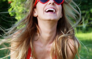 ridere risata yoga salute