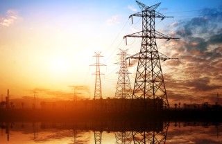 spreco energia risparmio consigli ridurre consumi bolletta alta