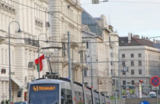 VIenna musei Austria viaggi tram Burgtheater VIenna musei Austria viaggi tram Burgtheater