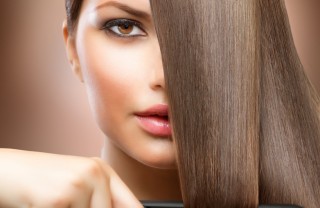 piastra per avere capelli perfettamente lisci piastra per avere capelli perfettamente lisci