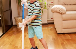 lavoretti famiglia aiutare gioco bambini pulizie casa lavoretti famiglia aiutare gioco bambini pulizie casa