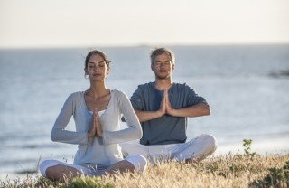 yoga, fa bene all’amore, intimità, sesso, intimità, yoga posizioni, corso yoga, fa bene all’amore, intimità, sesso, intimità, yoga posizioni, corso