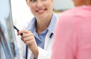 dottore medico ginecologo consulenza infezioni 
