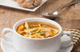 crespelle uova brodo carne