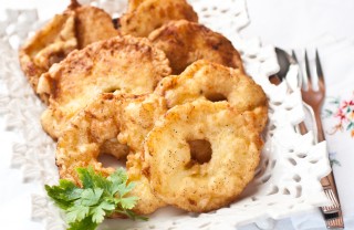 Frittelle di mele al pecorino