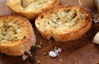 crostini pane olio olive sale pepe aglio
