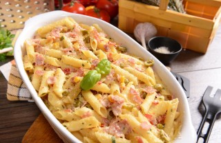 penne pasta papalina prosciutto cipolla vino uova
