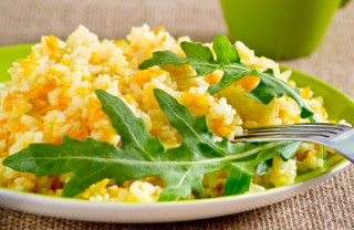 thai riso carote rucola noci