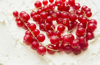 colomba ribes fragole panna montata