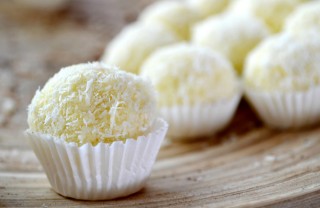 raffaello dolcetti cocco ricotta nocciole rhum