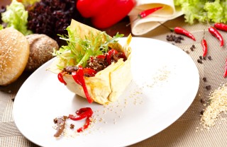 insalata tiepida peperoni cipolle manzo